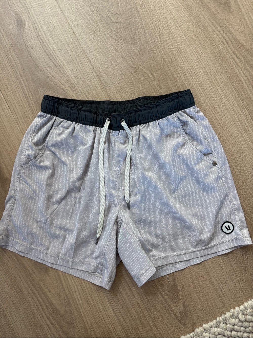 Men's Vuori Athletic Drawstring Shorts in Light Gray Large